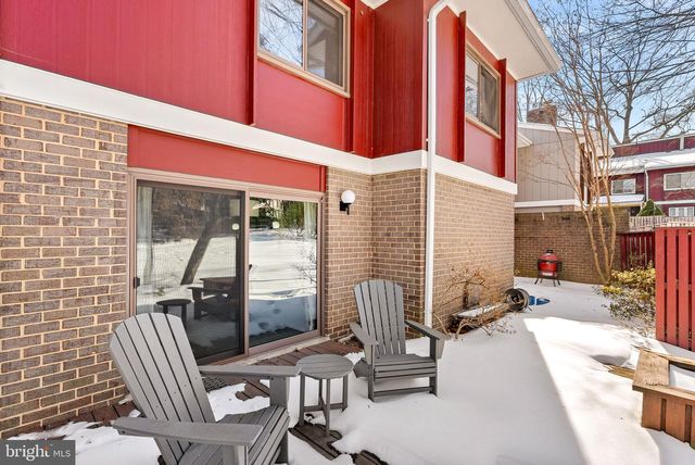 1628 GREENBRIAR CT, Reston, VA 20190