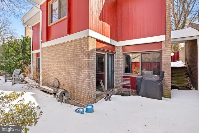 1628 GREENBRIAR CT, Reston, VA 20190