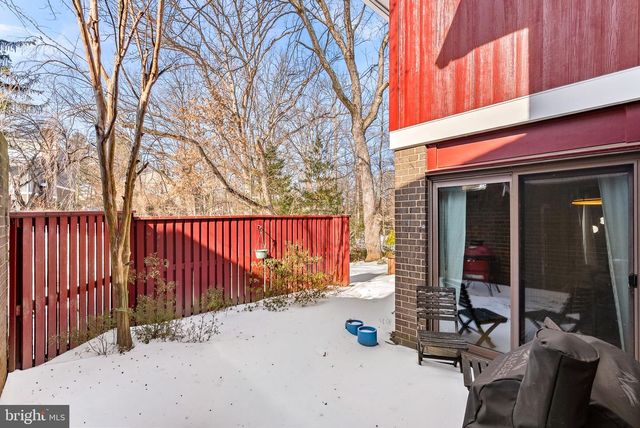 1628 GREENBRIAR CT, Reston, VA 20190