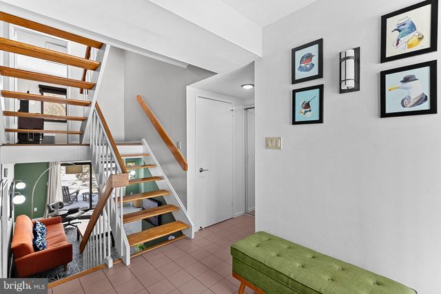 1628 GREENBRIAR CT, Reston, VA 20190