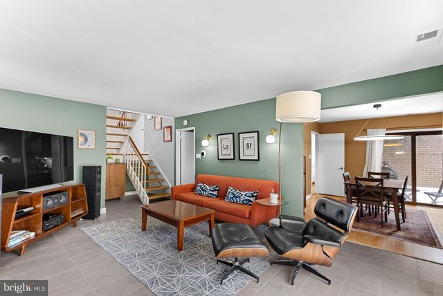 1628 GREENBRIAR CT, Reston, VA 20190