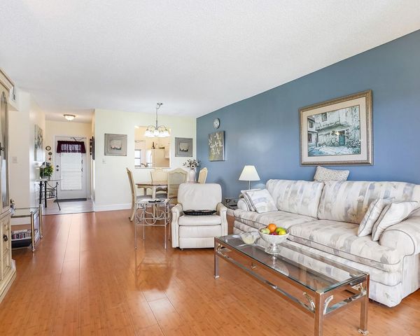 4800 NW 35th Street 502, Lauderdale Lakes, FL 33319