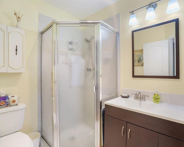 4800 NW 35th Street 502, Lauderdale Lakes, FL 33319