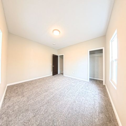 17 N 11th Avenue, Marshalltown, IA 50158