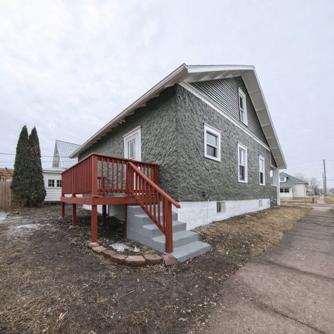 17 N 11th Avenue, Marshalltown, IA 50158