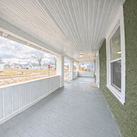 17 N 11th Avenue, Marshalltown, IA 50158