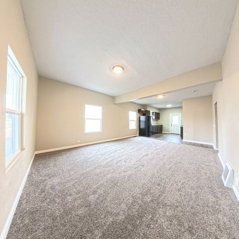 17 N 11th Avenue, Marshalltown, IA 50158