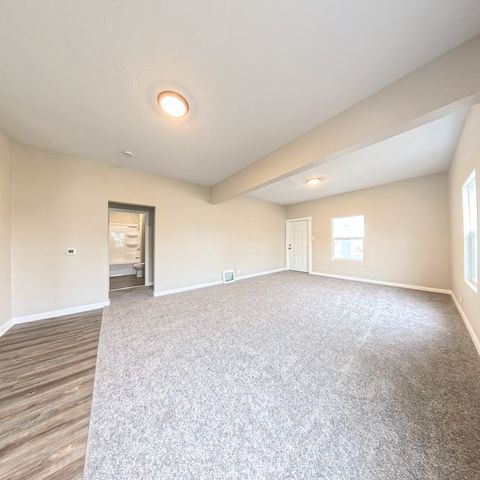 17 N 11th Avenue, Marshalltown, IA 50158