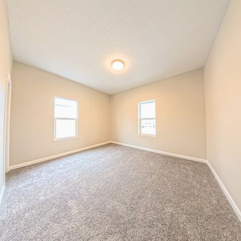 17 N 11th Avenue, Marshalltown, IA 50158