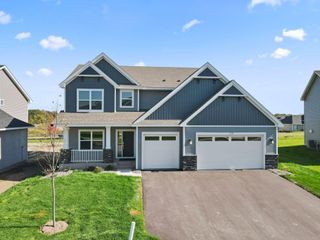 7541 Lower 42nd Street N, Oakdale, MN 55128