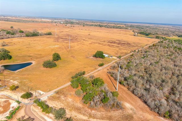 319 R C LN, Lockhart, TX 78644