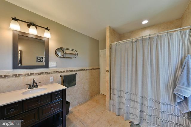 164 N TYSON AVE, Glenside, PA 19038