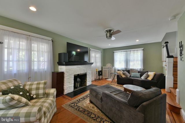 164 N TYSON AVE, Glenside, PA 19038