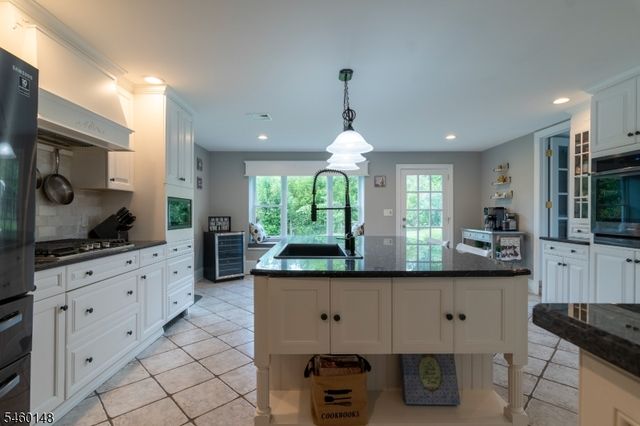 6 Dogwood Hl, Warren Twp., NJ 07059