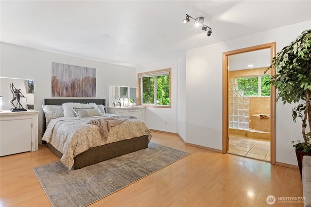 4406 270th Avenue NE, Redmond, WA 98053