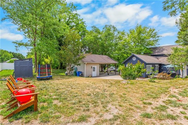 123 Worth Street, Mount Airy, NC 27030
