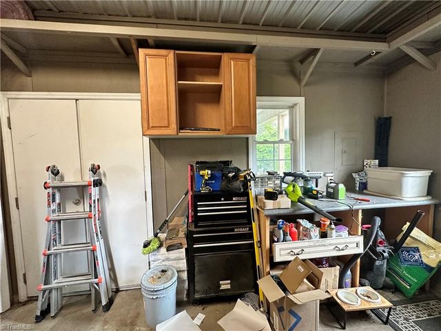 123 Worth Street, Mount Airy, NC 27030