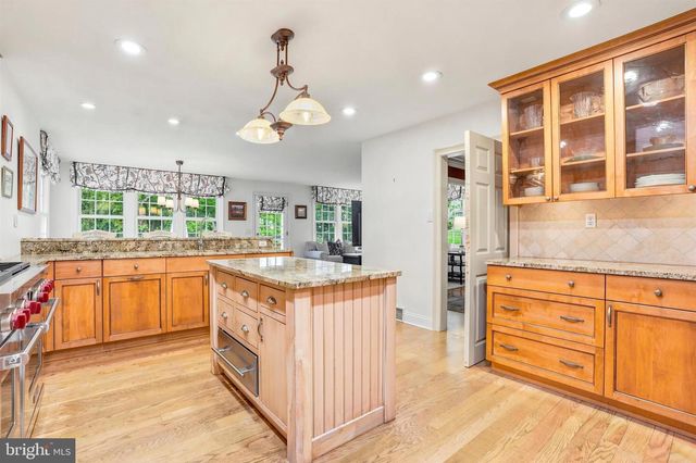 209 HARDWICKE LN, Villanova, PA 19085