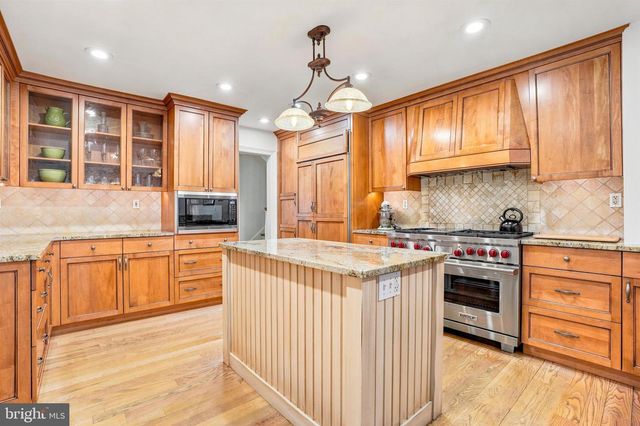 209 HARDWICKE LN, Villanova, PA 19085