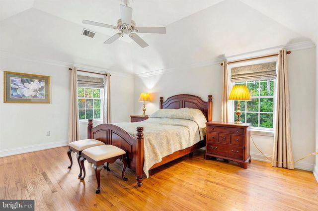 209 HARDWICKE LN, Villanova, PA 19085