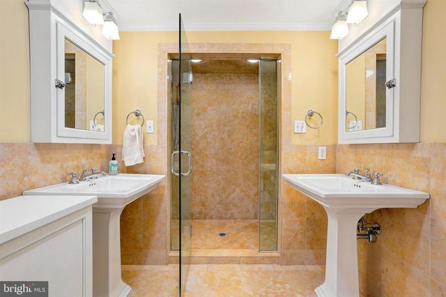 209 HARDWICKE LN, Villanova, PA 19085
