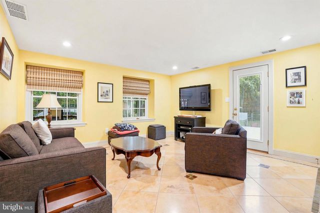 209 HARDWICKE LN, Villanova, PA 19085