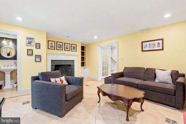 209 HARDWICKE LN, Villanova, PA 19085