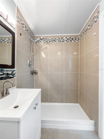 133 NW 18TH STREET, Ruskin, FL 33570