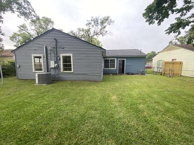 5715 Belmark Street, Houston, TX 77033