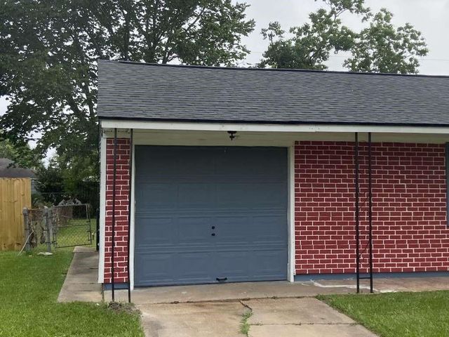 5715 Belmark Street, Houston, TX 77033