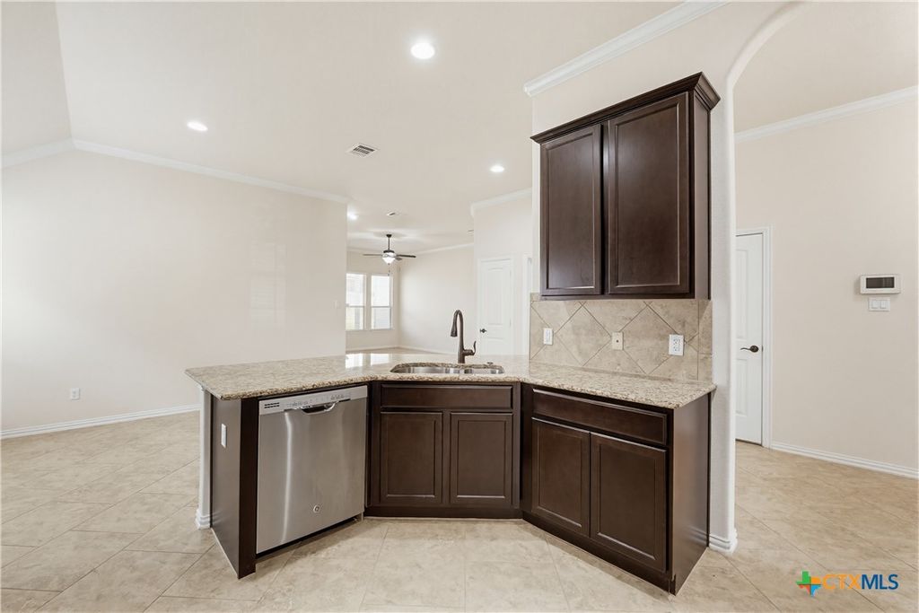 Image 10 of property listing at 6209 Alabaster Drive, Killeen, TX 76542
