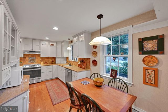 411 WOODCREST AVE, Lititz, PA 17543