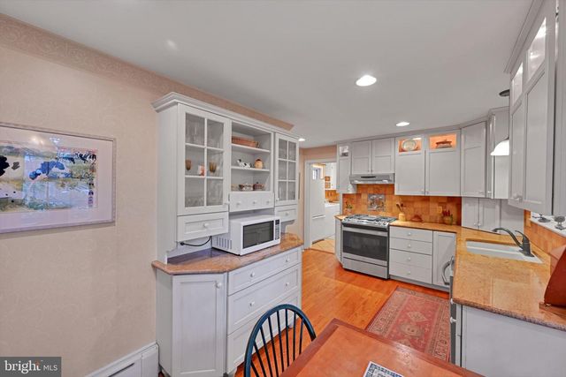 411 WOODCREST AVE, Lititz, PA 17543