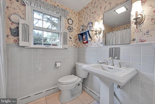 411 WOODCREST AVE, Lititz, PA 17543