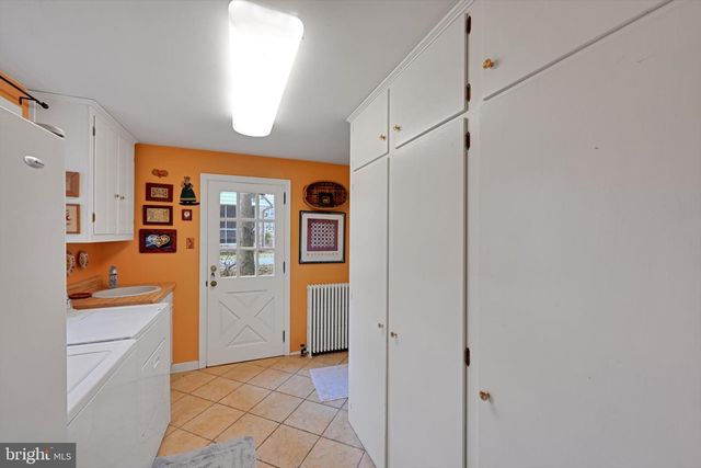 411 WOODCREST AVE, Lititz, PA 17543