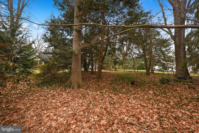 411 WOODCREST AVE, Lititz, PA 17543