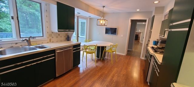 9 E Fox Chase Rd, Chester Twp., NJ 07930