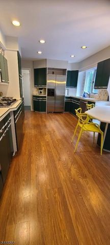 9 E Fox Chase Rd, Chester Twp., NJ 07930