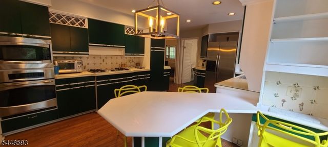 9 E Fox Chase Rd, Chester Twp., NJ 07930