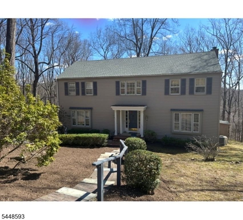 9 E Fox Chase Rd, Chester Twp., NJ 07930