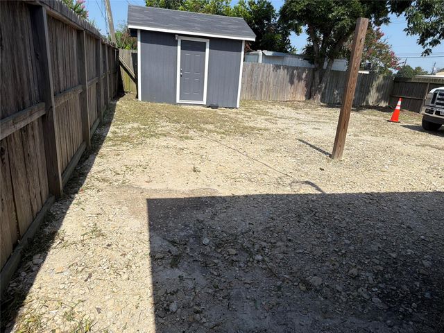2102 Dewberry Lane, Pasadena, TX 77502