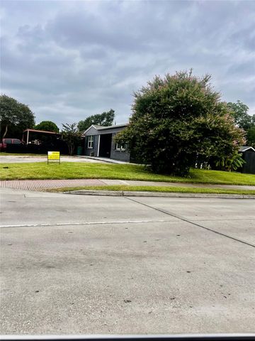 2102 Dewberry Lane, Pasadena, TX 77502