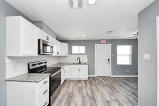 2102 Dewberry Lane, Pasadena, TX 77502