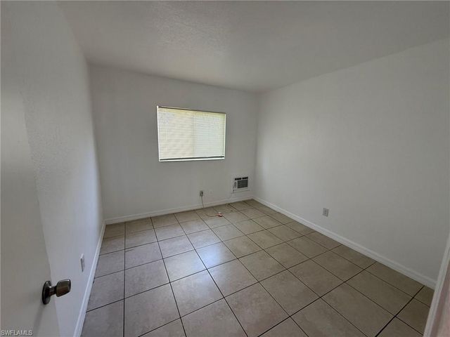 2452 Stella ST # 105, Fort Myers, FL 33901