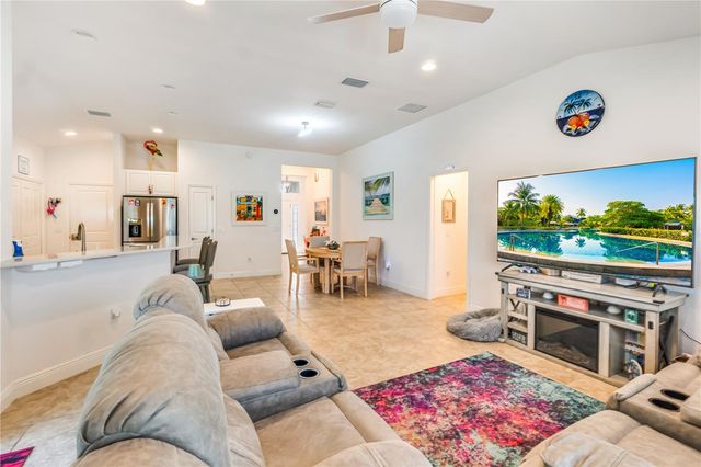 10369 SILVER MAPLE AVENUE, Oxford, FL 34484