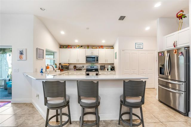 10369 SILVER MAPLE AVENUE, Oxford, FL 34484