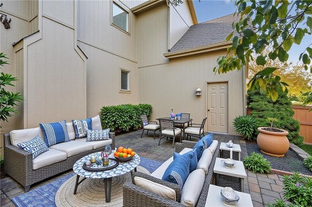 11902 W 131st Terrace, Overland Park, KS 66213