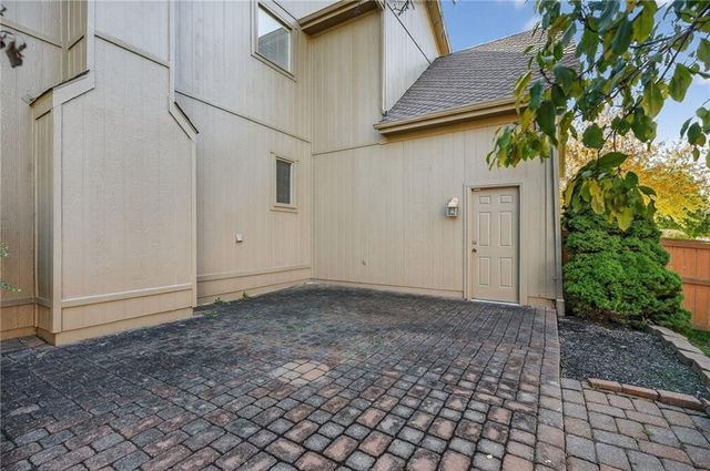 11902 W 131st Terrace, Overland Park, KS 66213