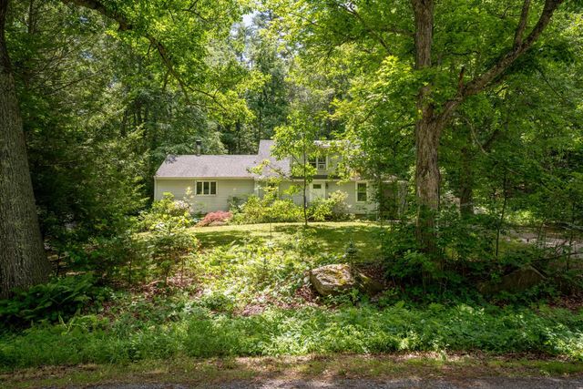 42 Sherburne Road, Lee, NH 03861