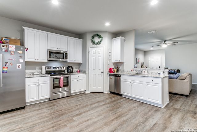 7611 OVERVIEW PL, San Antonio, TX 78244